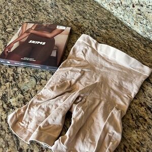 SKIMS Sculpt Short